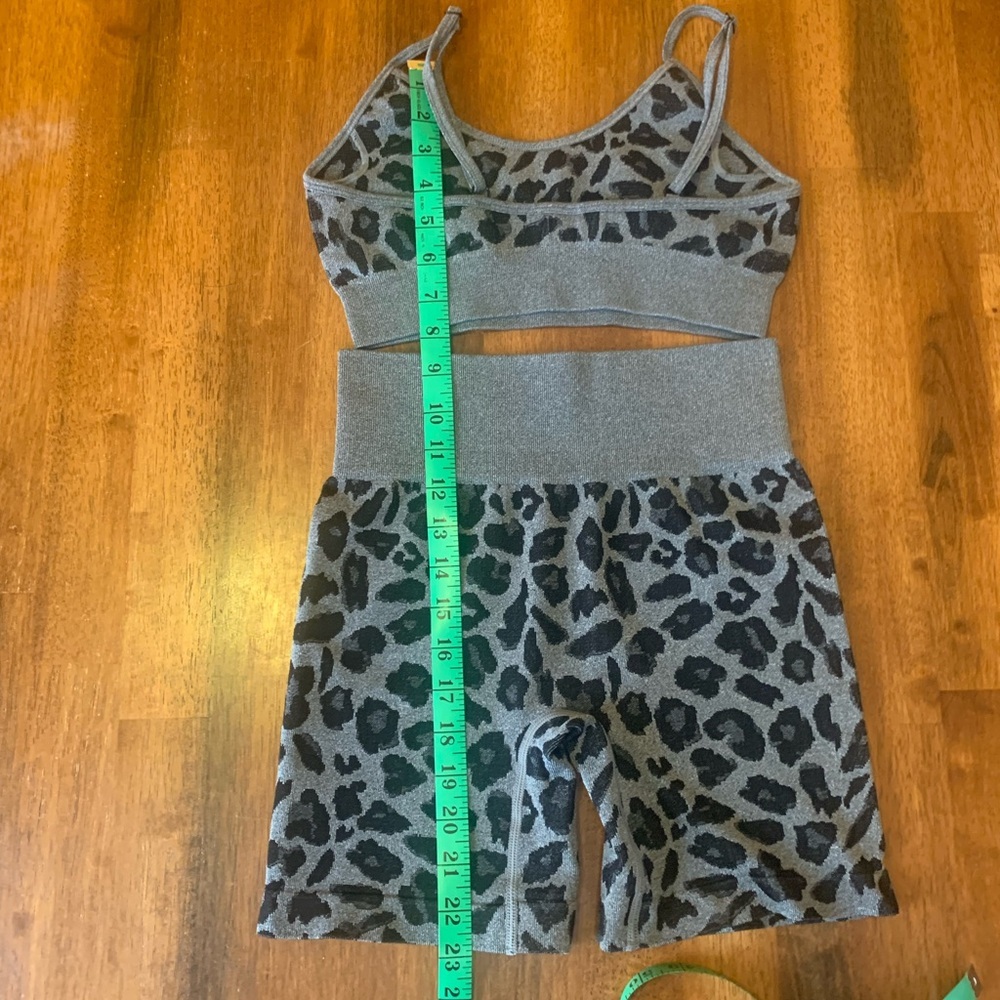 Dance Shorts and top Small Black Gray Leopard Print Athletic Activewear - Picture 7 of 9